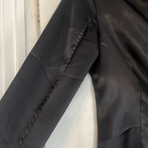 Ivoire de Laurence satin blouse - Picture 2 of 10